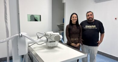 Gestão Rodrigo Borges entrega nova sala de raio-X na UPA de Guarapari